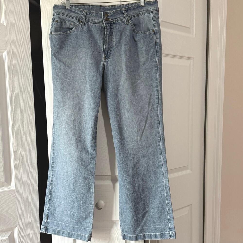 Kim Rogers size 16 womens jeans. Two front pockets, two button-flap back pockets